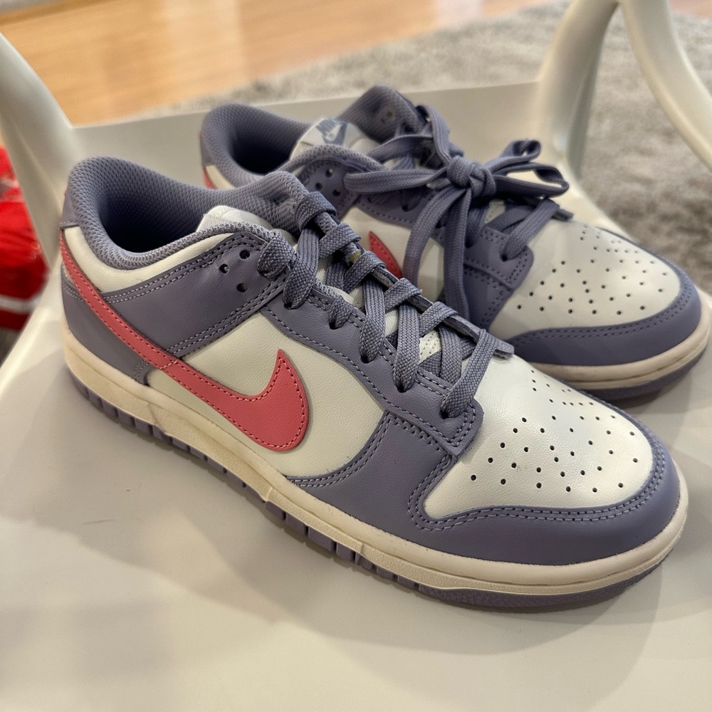 Nike Dunk Low Women’s Indigo Haze Coral Chalk Sail Sneakers